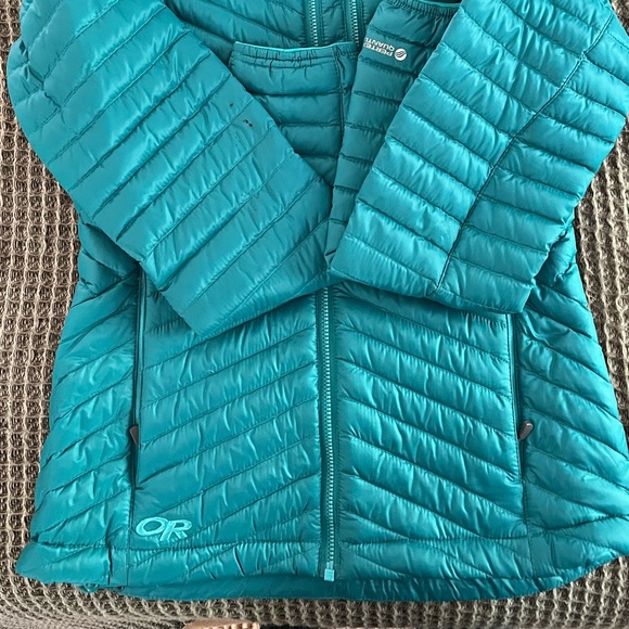 OR down jacket - Picture 2 of 5